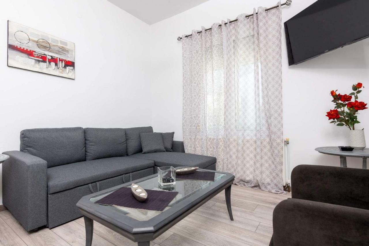 Anastasia'S Apartment 리메나스 외부 사진